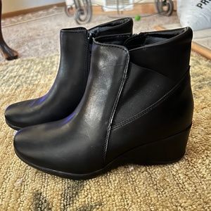 Clarks Booties Size 5